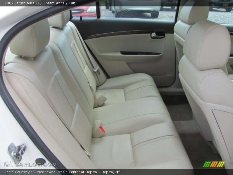 Cream White / Tan 2007 Saturn Aura XE