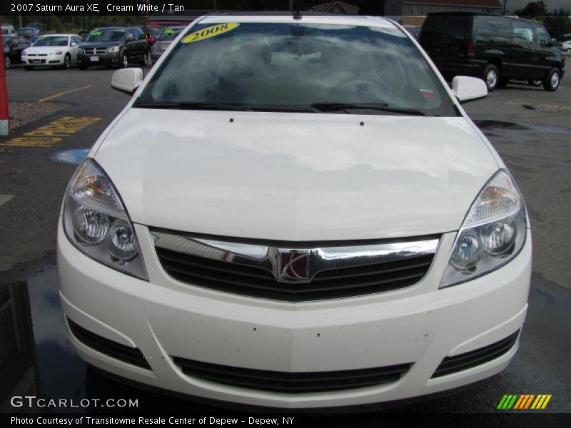 Cream White / Tan 2007 Saturn Aura XE