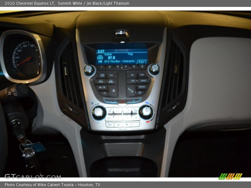Summit White / Jet Black/Light Titanium 2010 Chevrolet Equinox LT