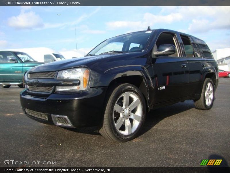 Front 3/4 View of 2007 TrailBlazer SS