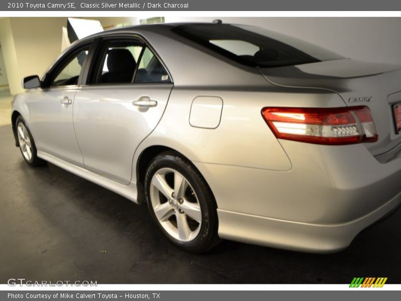 Classic Silver Metallic / Dark Charcoal 2010 Toyota Camry SE