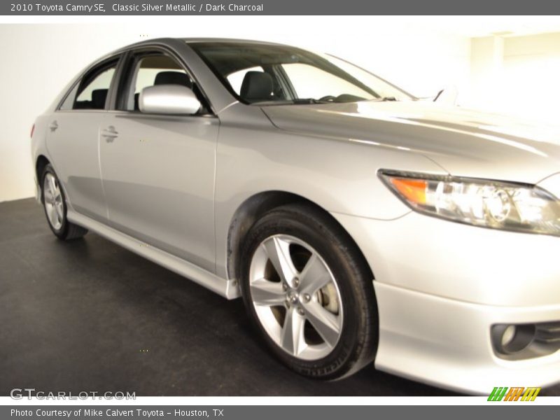 Classic Silver Metallic / Dark Charcoal 2010 Toyota Camry SE