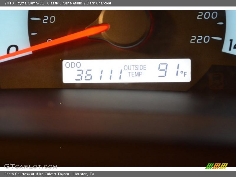 Classic Silver Metallic / Dark Charcoal 2010 Toyota Camry SE