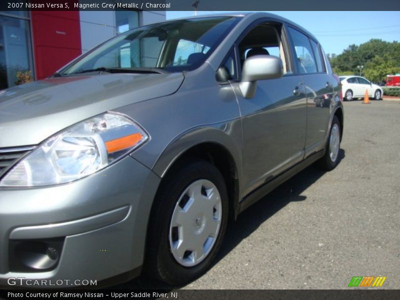 Magnetic Grey Metallic / Charcoal 2007 Nissan Versa S