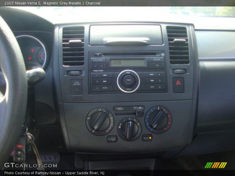 Magnetic Grey Metallic / Charcoal 2007 Nissan Versa S