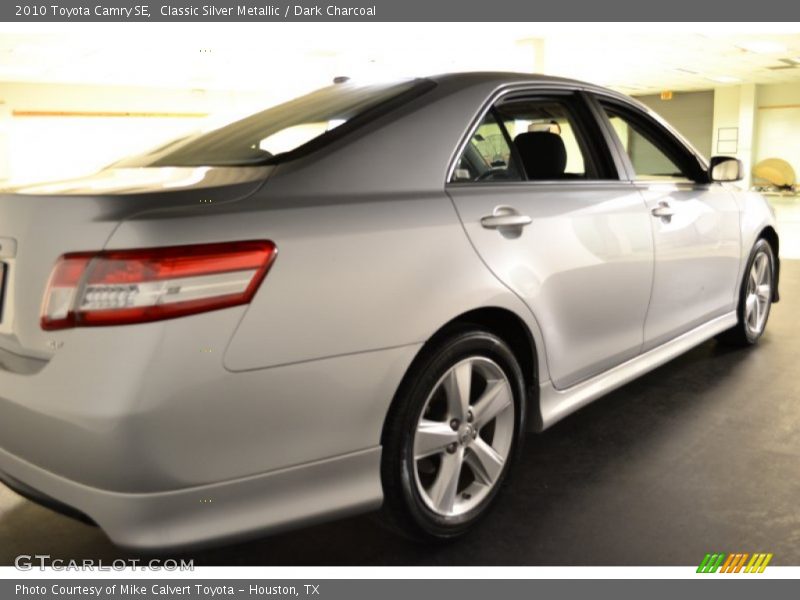 Classic Silver Metallic / Dark Charcoal 2010 Toyota Camry SE