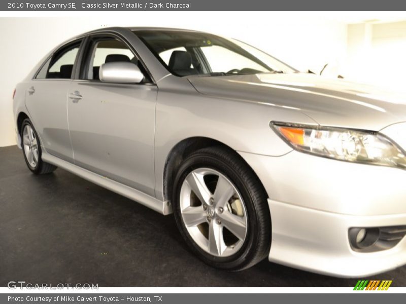 Classic Silver Metallic / Dark Charcoal 2010 Toyota Camry SE