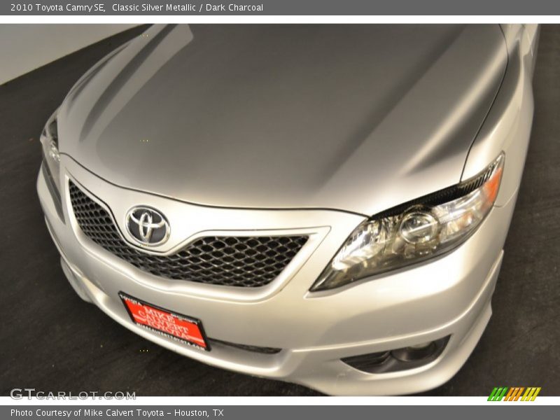 Classic Silver Metallic / Dark Charcoal 2010 Toyota Camry SE