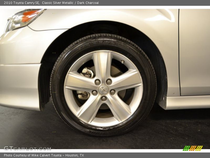 Classic Silver Metallic / Dark Charcoal 2010 Toyota Camry SE