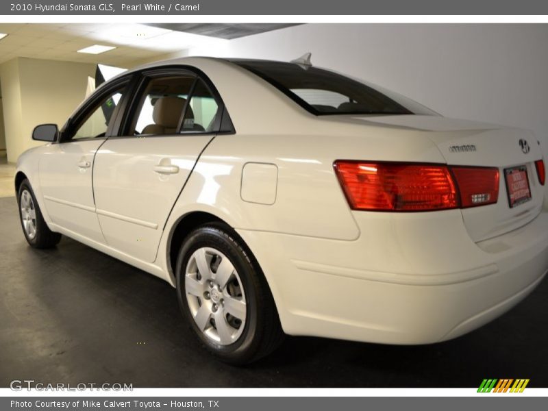 Pearl White / Camel 2010 Hyundai Sonata GLS