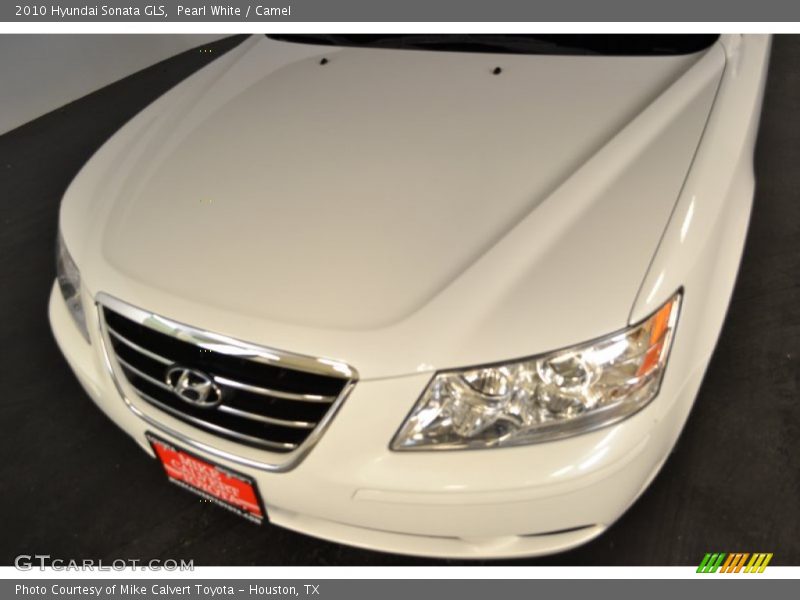 Pearl White / Camel 2010 Hyundai Sonata GLS