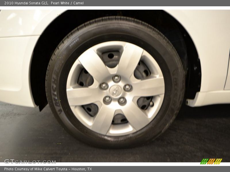 Pearl White / Camel 2010 Hyundai Sonata GLS