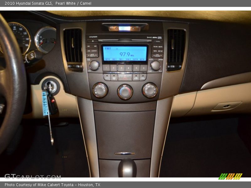 Pearl White / Camel 2010 Hyundai Sonata GLS