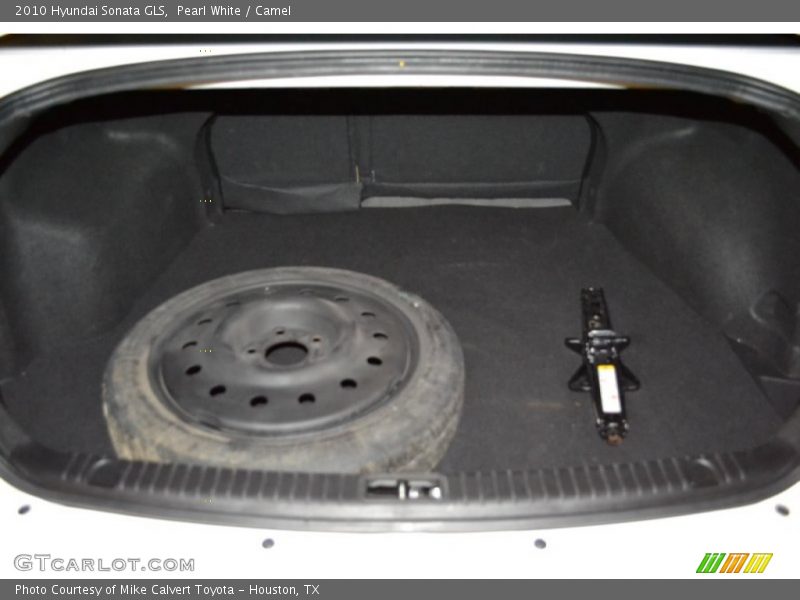 Pearl White / Camel 2010 Hyundai Sonata GLS