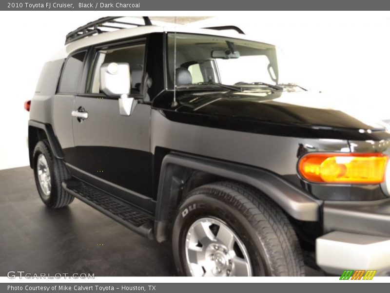 Black / Dark Charcoal 2010 Toyota FJ Cruiser