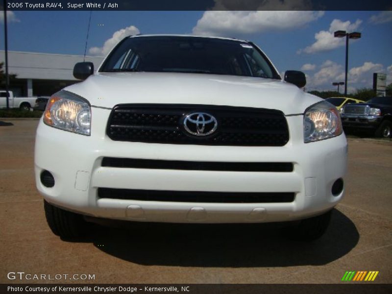 Super White / Ash 2006 Toyota RAV4