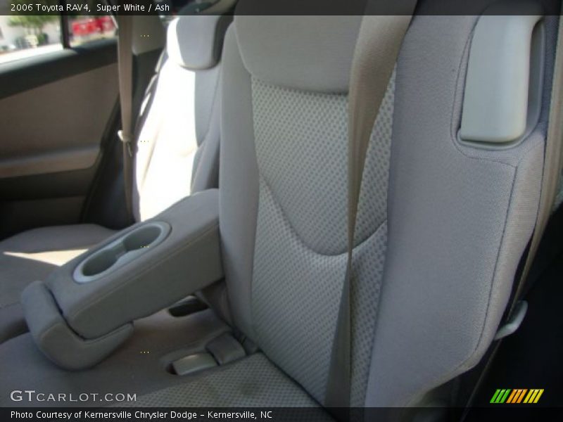Super White / Ash 2006 Toyota RAV4