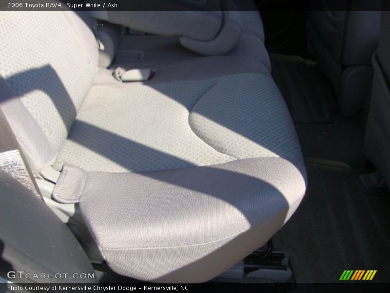 Super White / Ash 2006 Toyota RAV4