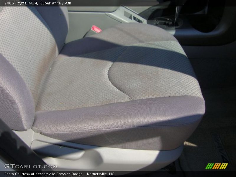 Super White / Ash 2006 Toyota RAV4