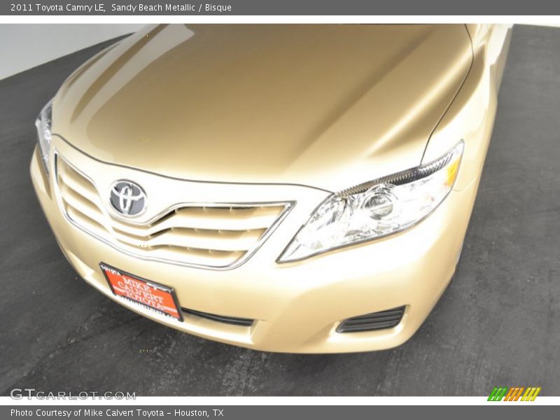 Sandy Beach Metallic / Bisque 2011 Toyota Camry LE
