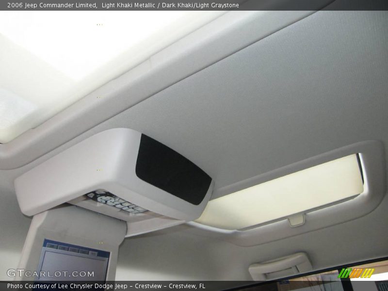 Light Khaki Metallic / Dark Khaki/Light Graystone 2006 Jeep Commander Limited