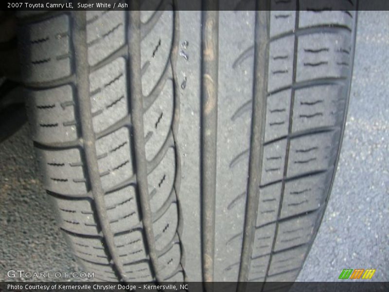 Super White / Ash 2007 Toyota Camry LE