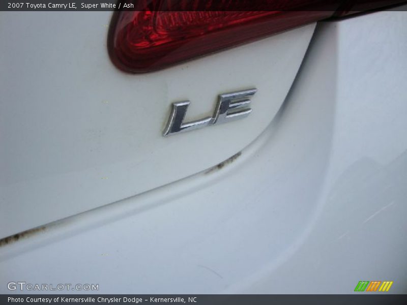 Super White / Ash 2007 Toyota Camry LE