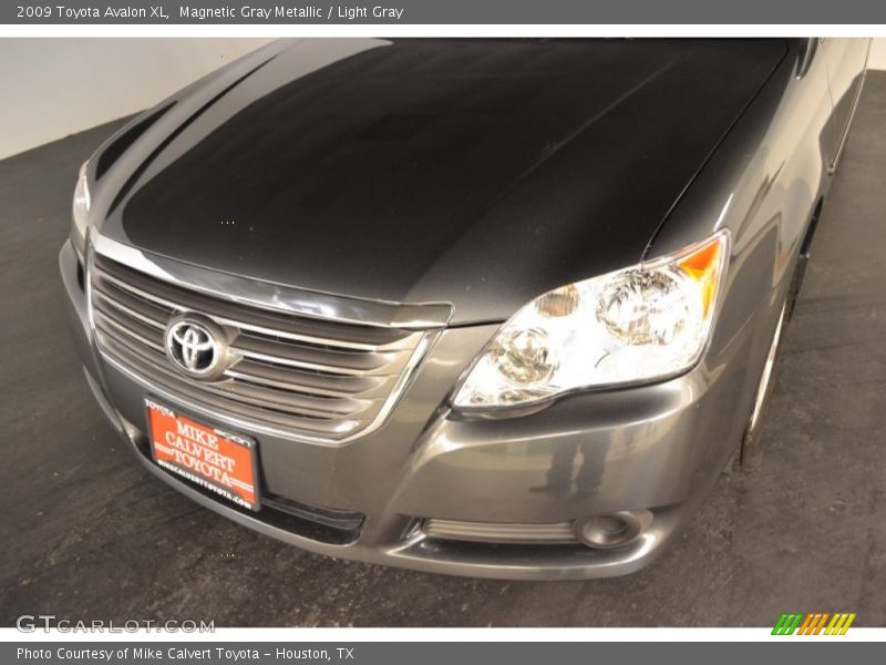 Magnetic Gray Metallic / Light Gray 2009 Toyota Avalon XL