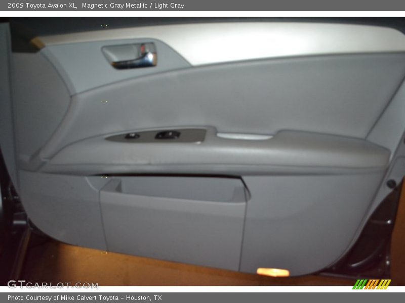 Magnetic Gray Metallic / Light Gray 2009 Toyota Avalon XL