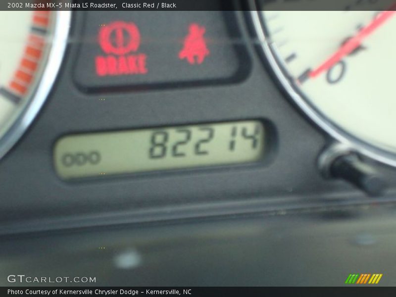 Classic Red / Black 2002 Mazda MX-5 Miata LS Roadster