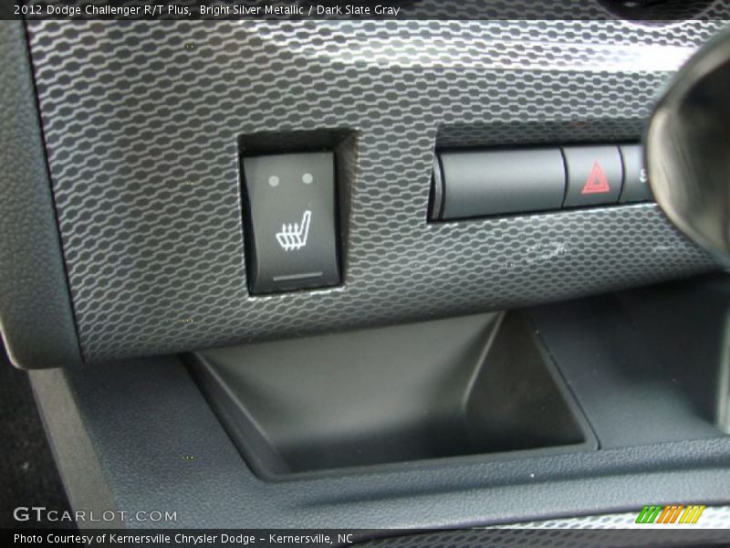 Controls of 2012 Challenger R/T Plus