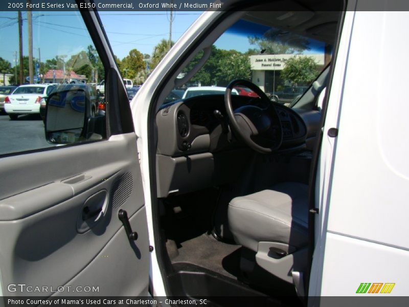 Oxford White / Medium Flint 2005 Ford E Series Van E150 Commercial