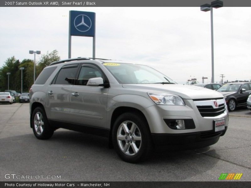 Silver Pearl / Black 2007 Saturn Outlook XR AWD