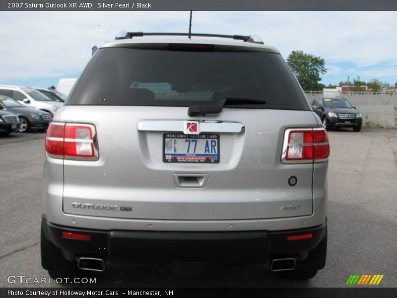 Silver Pearl / Black 2007 Saturn Outlook XR AWD