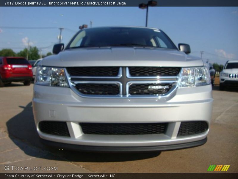 Bright Silver Metallic / Black/Light Frost Beige 2012 Dodge Journey SE