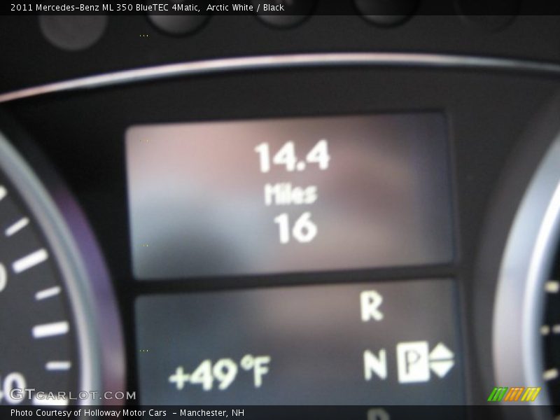 Arctic White / Black 2011 Mercedes-Benz ML 350 BlueTEC 4Matic