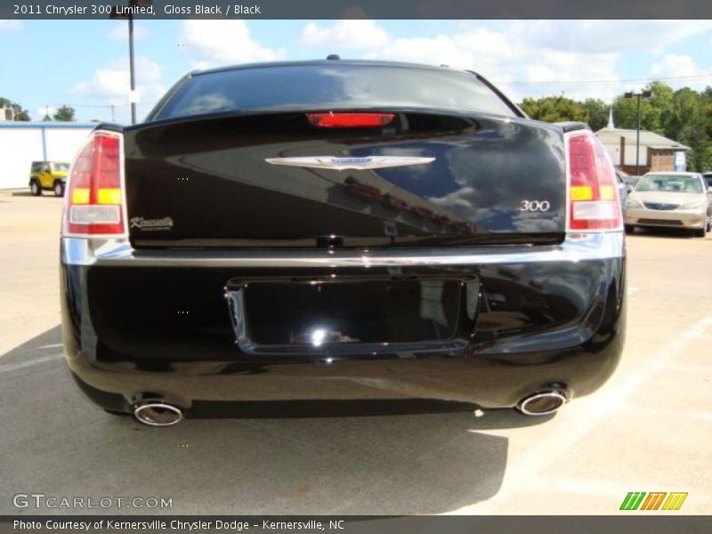 Gloss Black / Black 2011 Chrysler 300 Limited