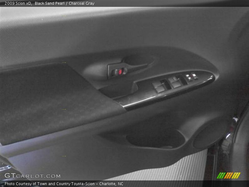 Black Sand Pearl / Charcoal Gray 2009 Scion xD