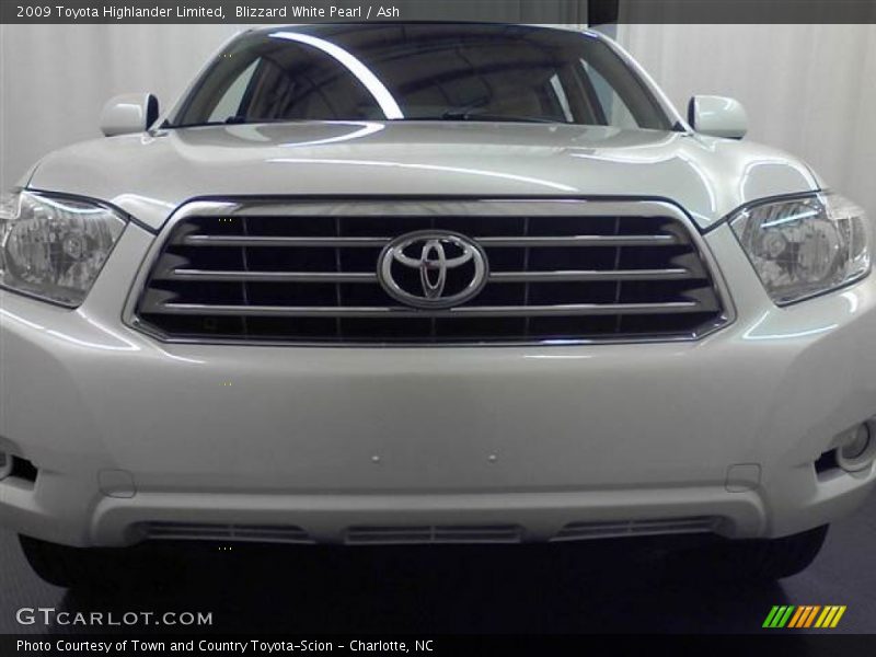 Blizzard White Pearl / Ash 2009 Toyota Highlander Limited