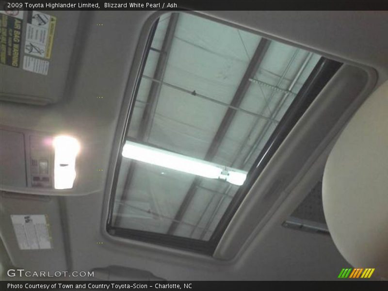 Blizzard White Pearl / Ash 2009 Toyota Highlander Limited