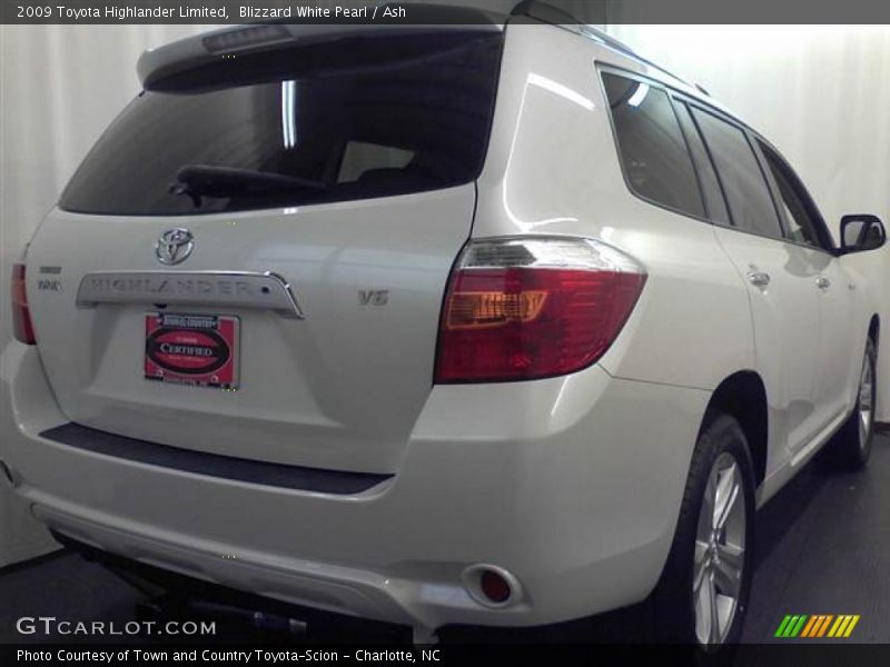 Blizzard White Pearl / Ash 2009 Toyota Highlander Limited