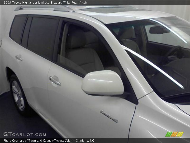 Blizzard White Pearl / Ash 2009 Toyota Highlander Limited