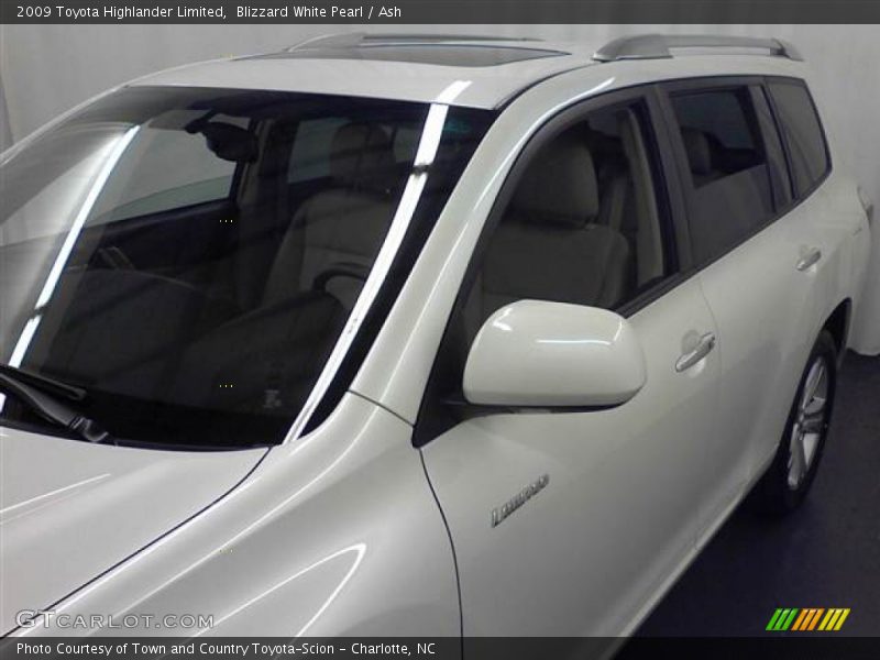 Blizzard White Pearl / Ash 2009 Toyota Highlander Limited