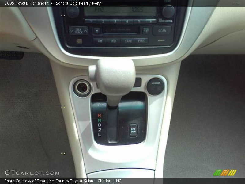 Sonora Gold Pearl / Ivory 2005 Toyota Highlander I4