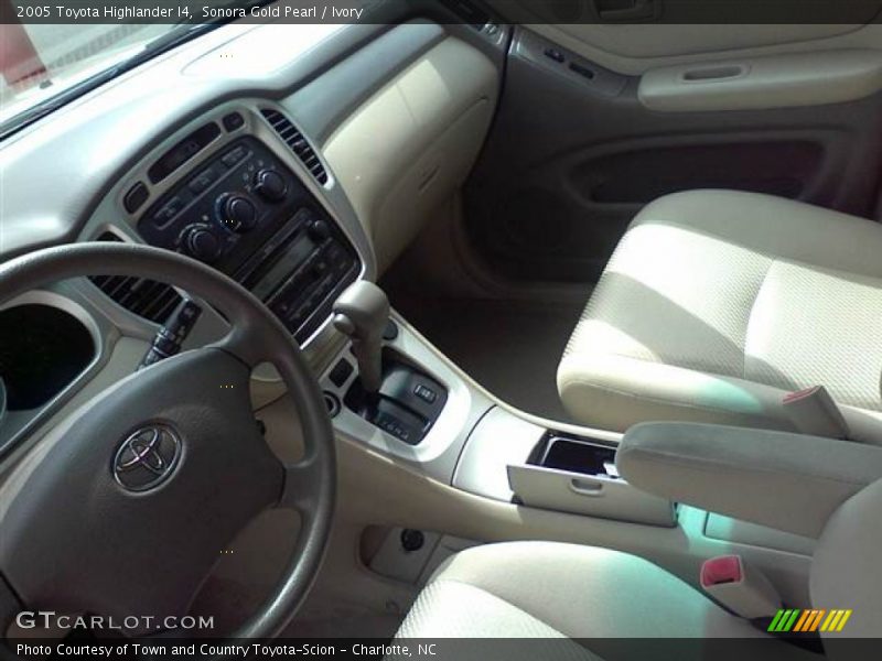 Sonora Gold Pearl / Ivory 2005 Toyota Highlander I4