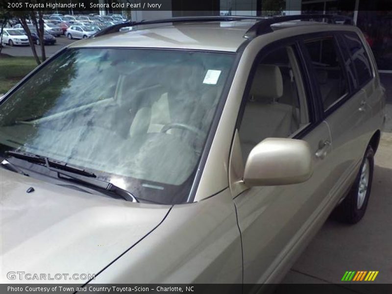 Sonora Gold Pearl / Ivory 2005 Toyota Highlander I4