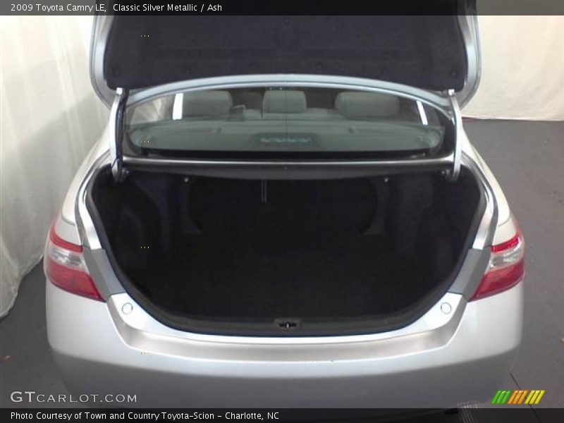 Classic Silver Metallic / Ash 2009 Toyota Camry LE