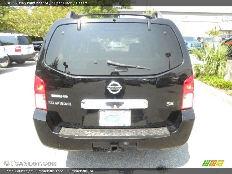 Super Black / Desert 2006 Nissan Pathfinder SE