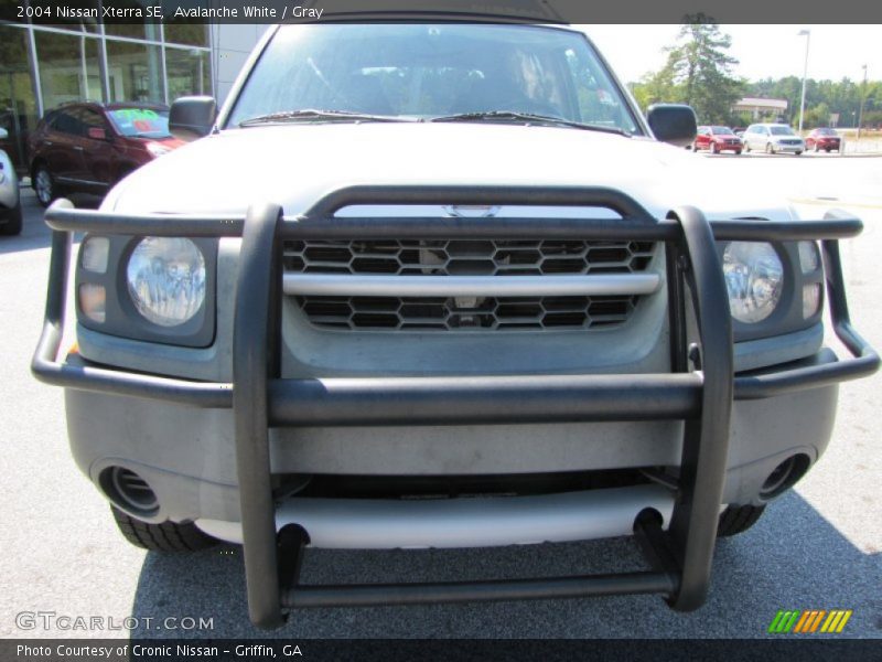 Avalanche White / Gray 2004 Nissan Xterra SE