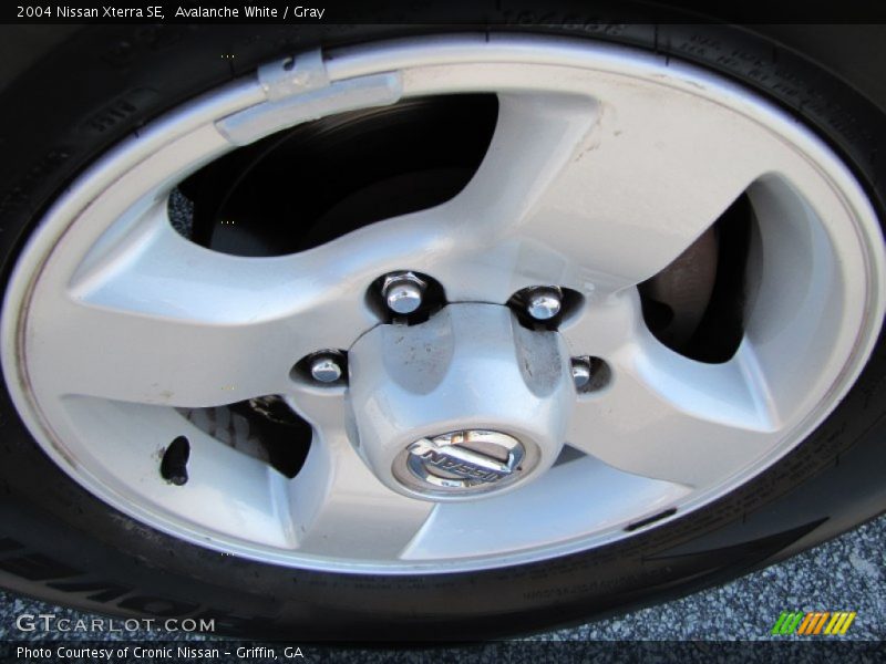Avalanche White / Gray 2004 Nissan Xterra SE